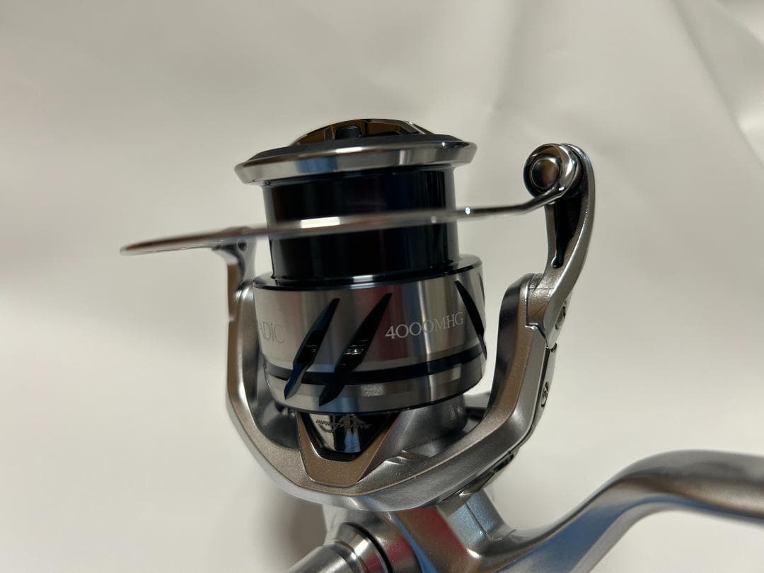シマノshimano　23ストラディック4000MHG　一回でも使ったこともない