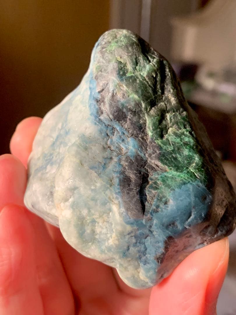 糸魚川４色ひすい　海石　翡翠　原石　翡翠　鉱物標本　コン沢　水石　根付　青翡翠