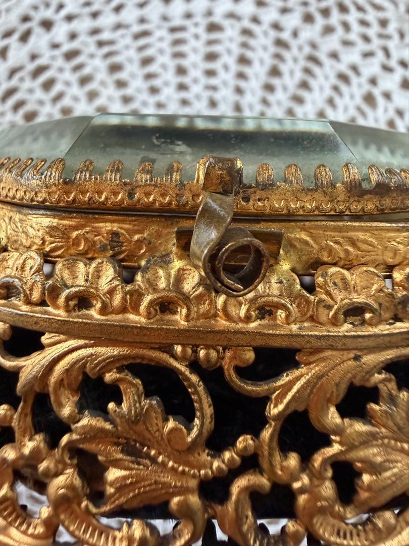 ヨーロッパ製 アンティーク ジュエリーボックス 真鍮×ガラス 脚付き 小物入れ