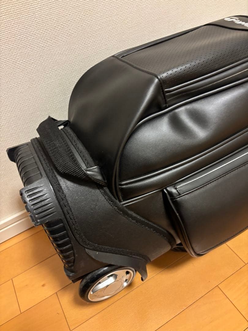 TaylorMade ブラック　キャディバッグ　キャスター付