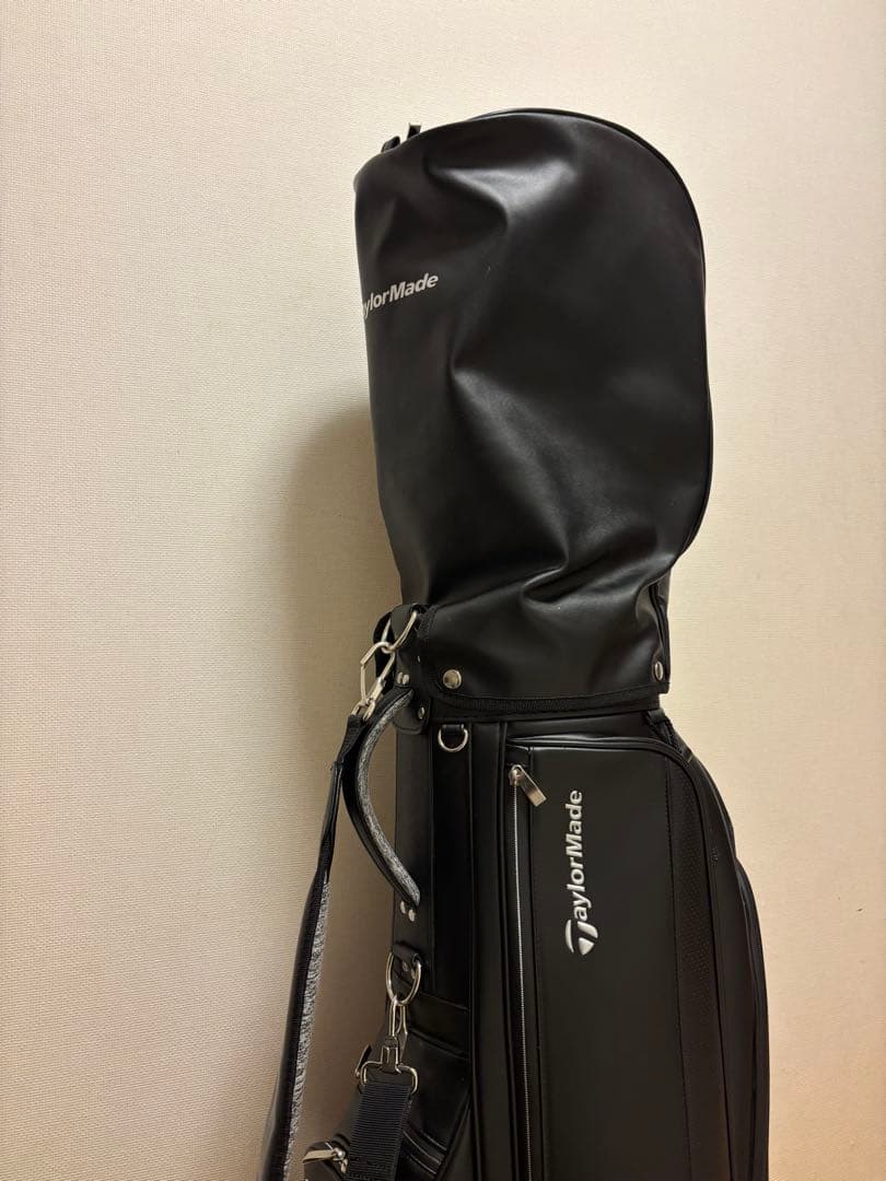 TaylorMade ブラック　キャディバッグ　キャスター付