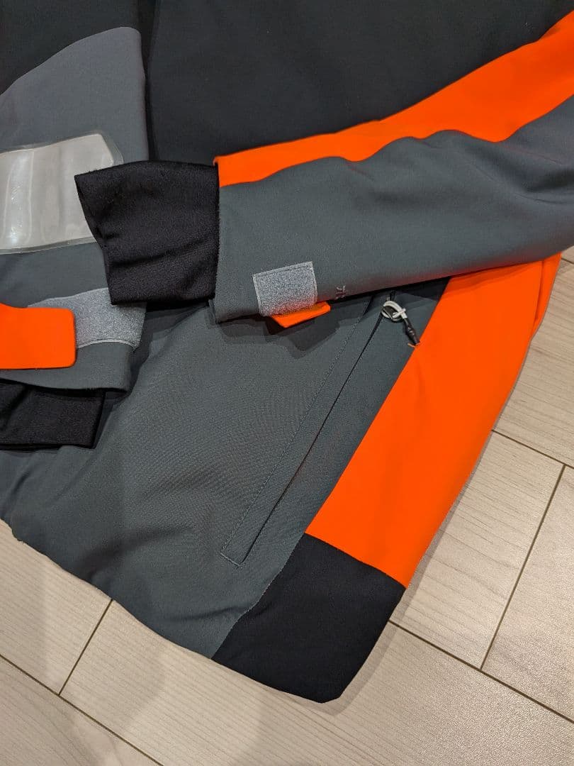 美品 ONYONE オンヨネ デモモデルスキーウェア上下 Lサイズ