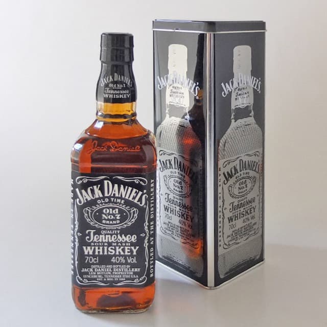 Jack Daniel’sNo.7テネシーウイスキー700ml 40%缶Box入
