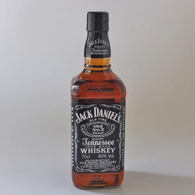 Jack Daniel’sNo.7テネシーウイスキー700ml 40%缶Box入