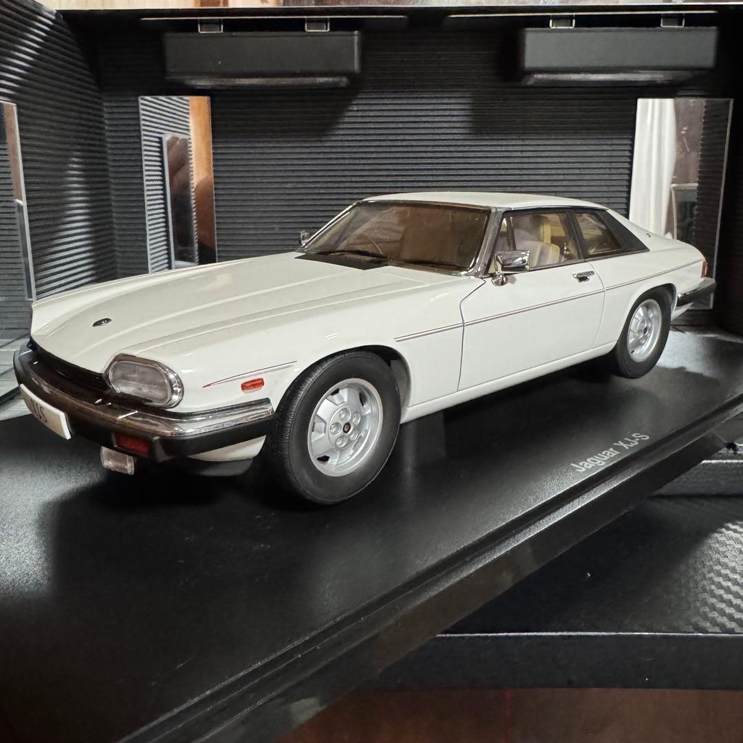 絶版未展示品 オートアート 1/18 ジャガー XJ-S ホワイト1980