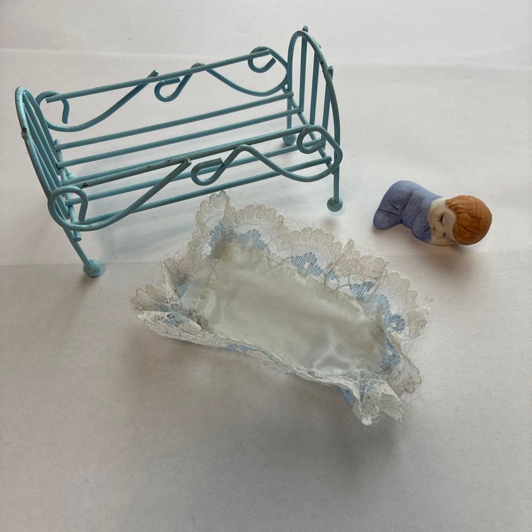 希少　赤ちゃん　置物　ねんね　ベビーベット　かわいい　アンティーク　レース