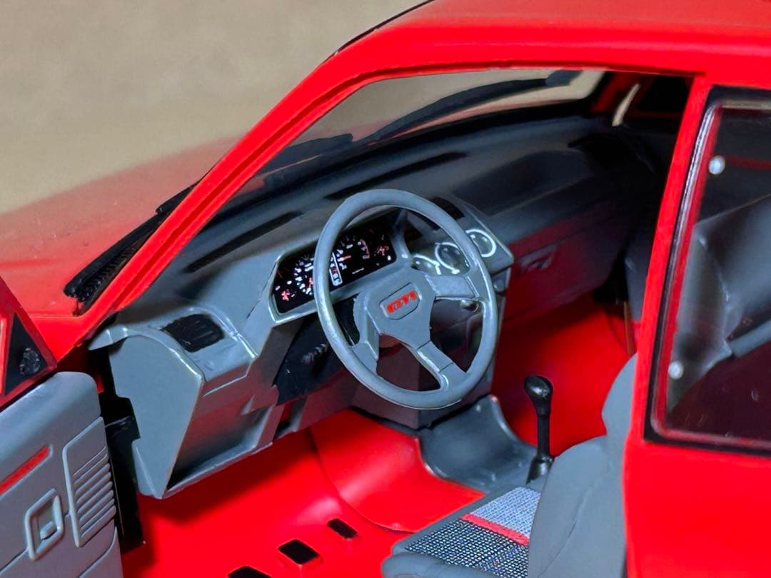 【希少】1/18 プジョー 205（小さな訳あり）