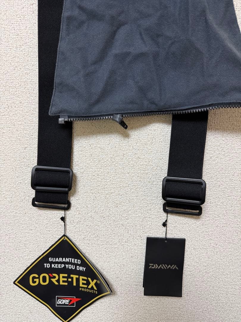 ダイワDAIWA ゴアテックス　防寒パンツ メンズM グレー　専用サスペンダー付