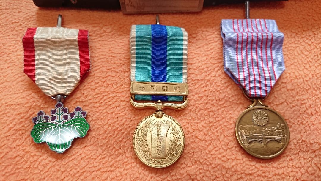 勲章★日本国勲章3点セット！コレクションにいかがでしょうか♪