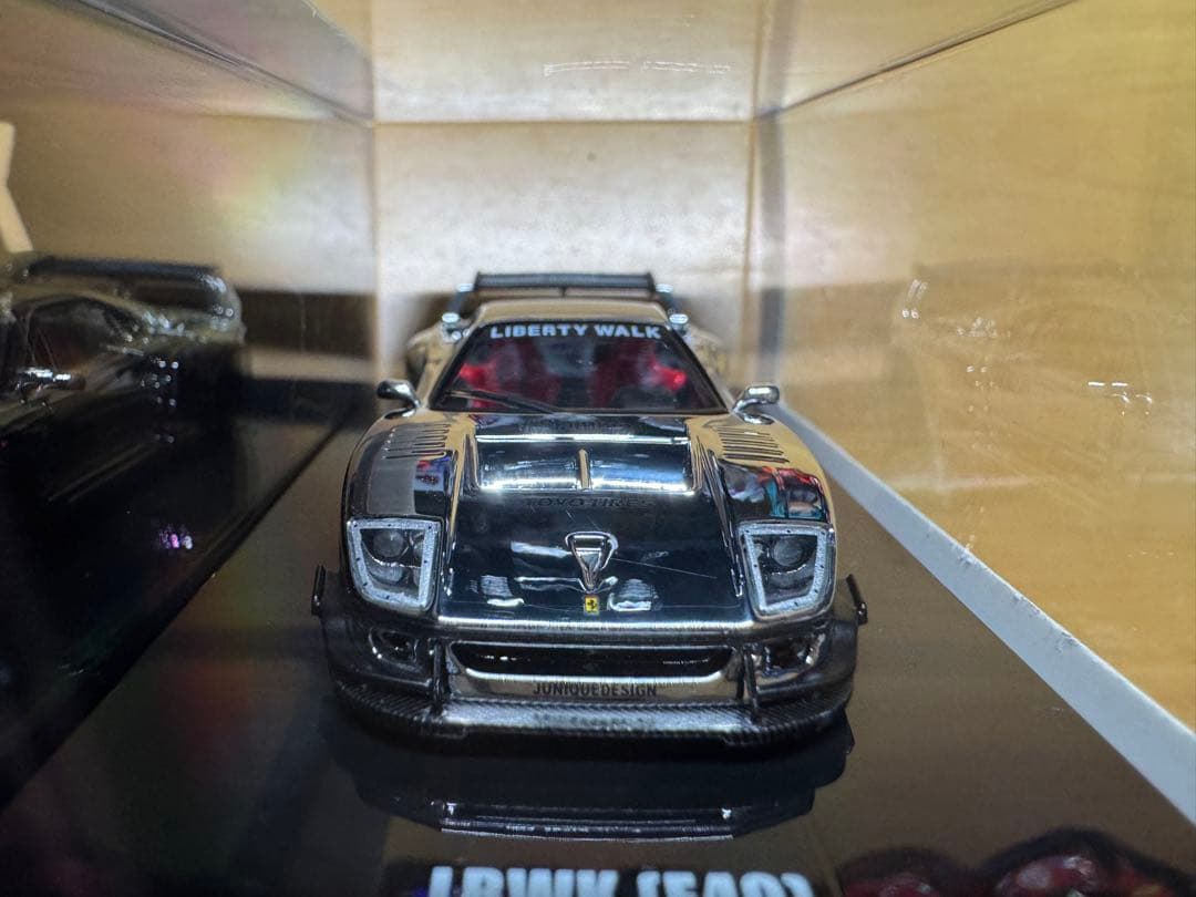 イノモデル INNO 1/64 LBWK F40 白・クロームシルバー