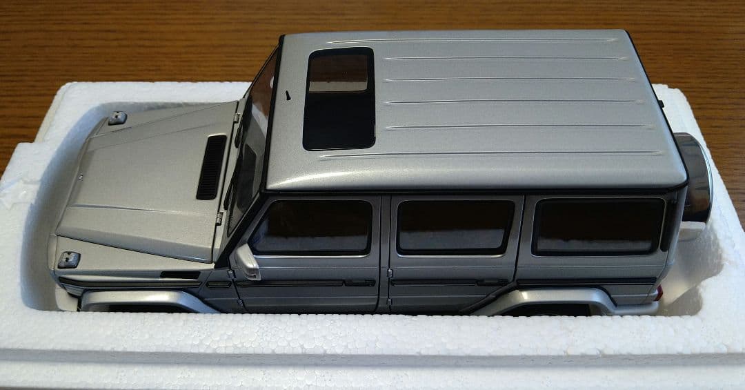 オートアート 1/18 メルセデスベンツ G55 AMG シルバー