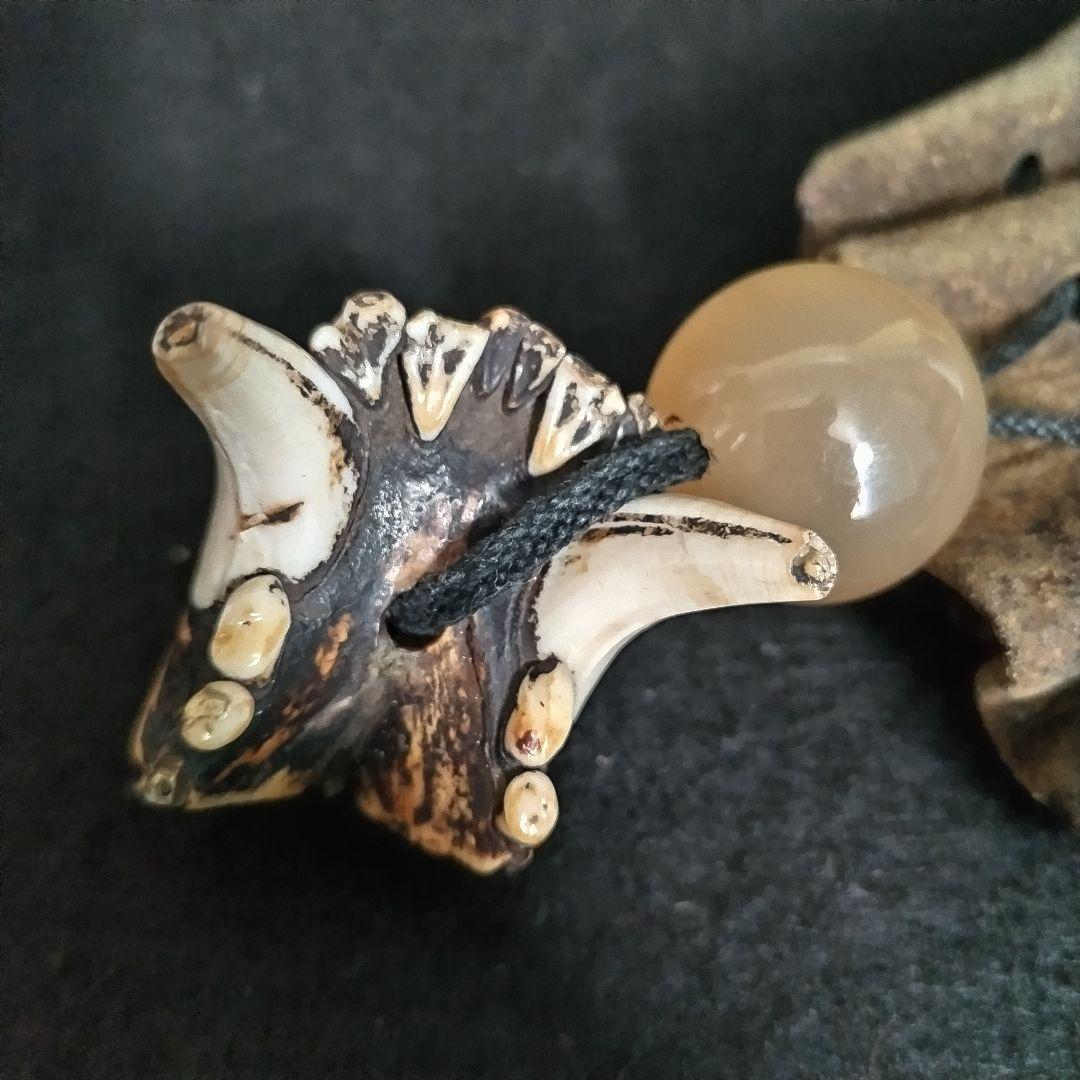 熊の牙 キバ / 根付・提げ物 骨董 時代物 翡翠 玉 水晶