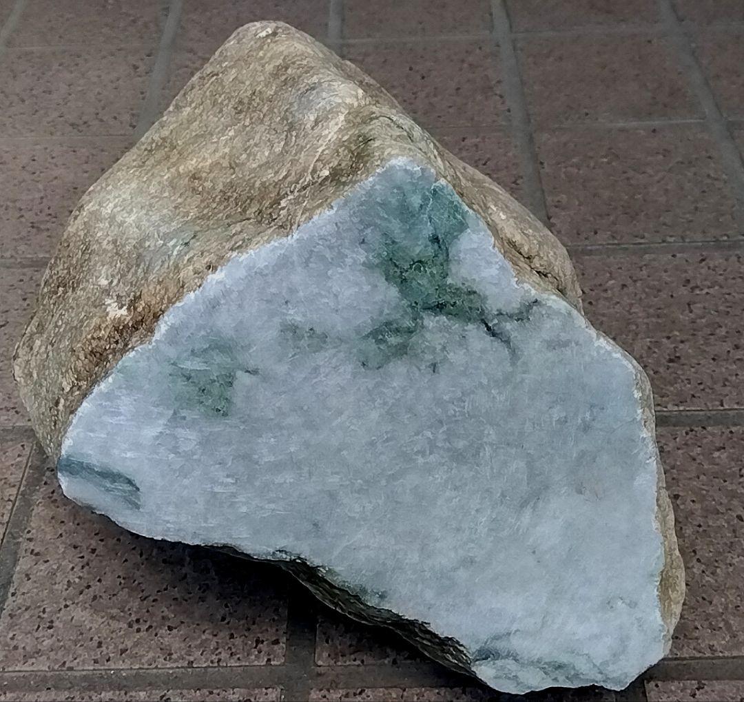 ★翡翠原石★糸魚川硬玉【横川・転石・1面カット8.15kg】