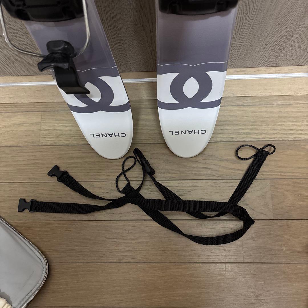 最終お値下げ‼️ シャネルホワイト ファンスキー板 カバー キルティング付き