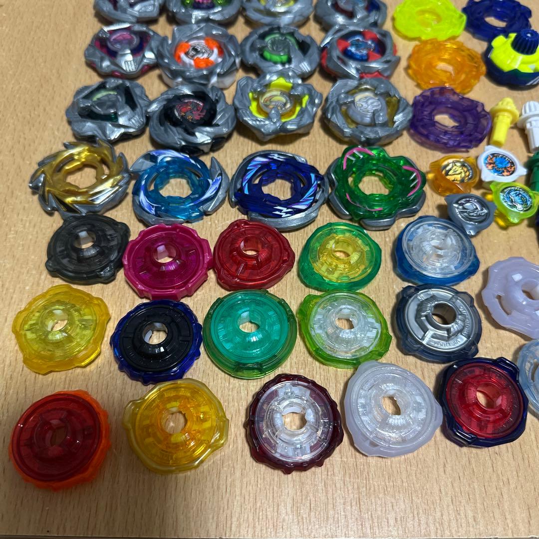 ベイブレードX まとめ売り　多色 ベイランチャー付き　+おまけ付き！