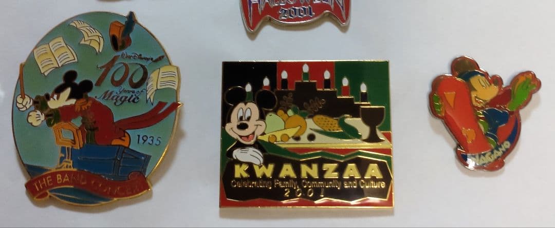 ディズニーピンバッチセット