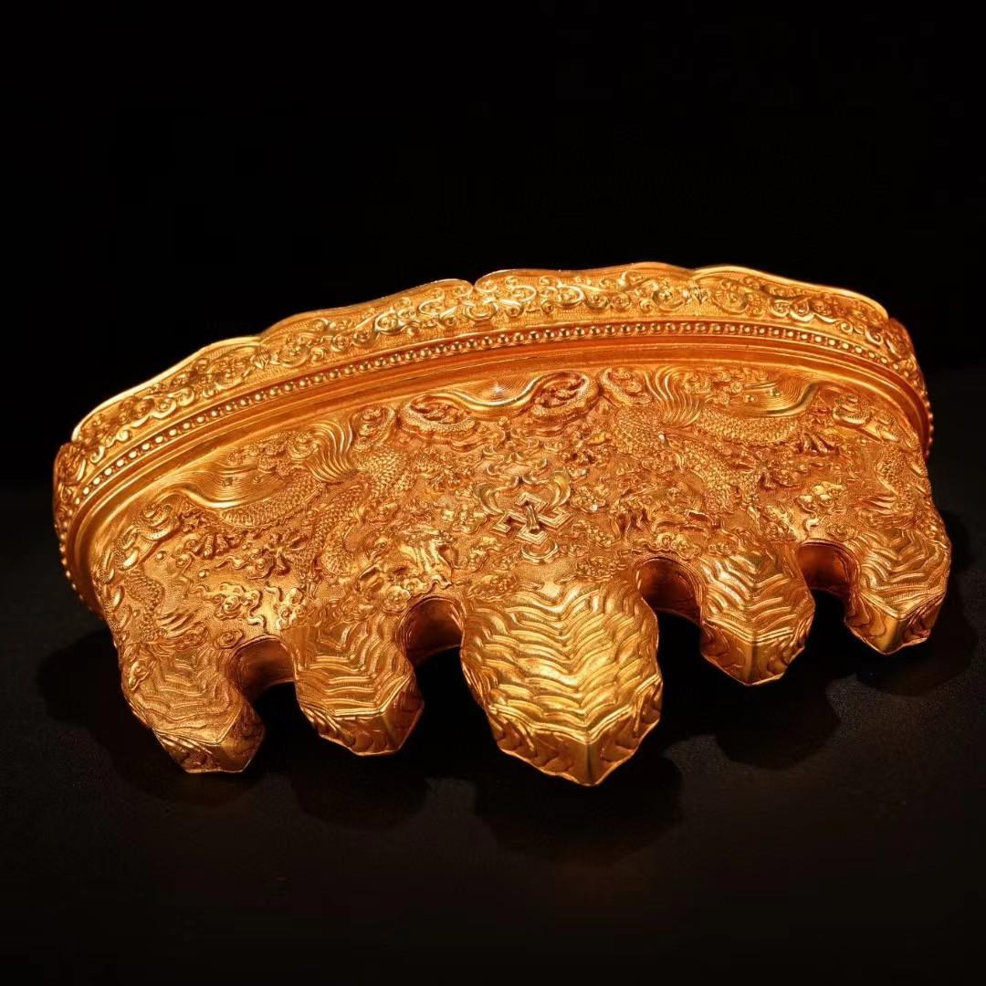 中国古美術・旧藏純銅製の高浮彫鎏金錾彫のペン立て・案頭・置物・文房具・風水開運