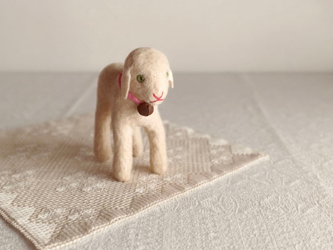 * vintage animal ❀ グリーンの瞳の 羊ちゃん