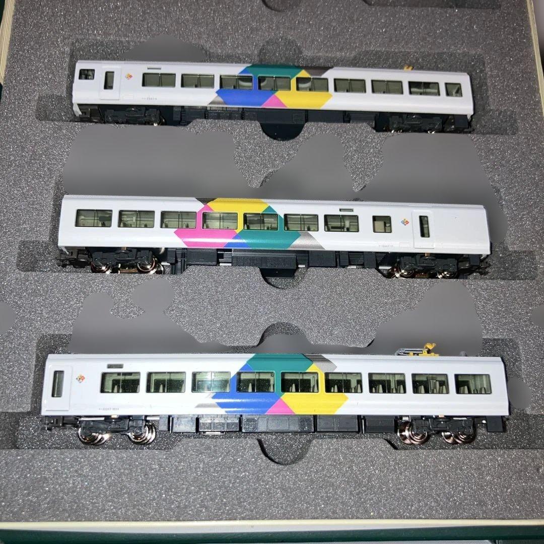 KATO 10−433 E25:系　基本7両セット ＋増結セット3両