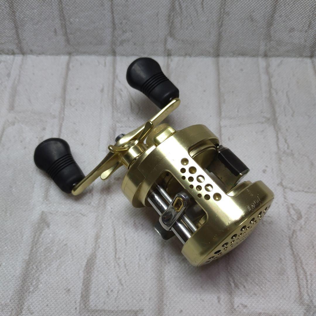 シマノ　カルカッタコンクエスト300 01カルカッタコンクエスト