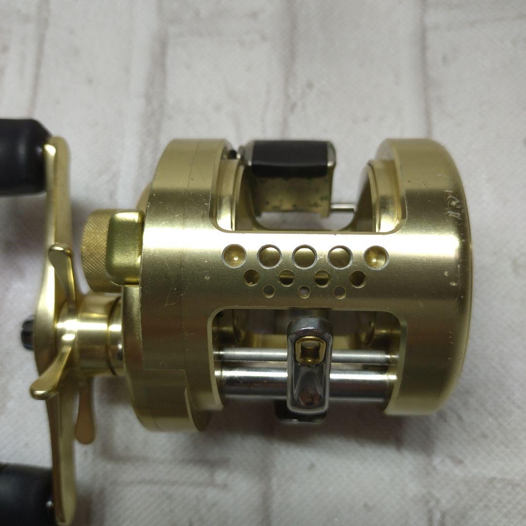 シマノ　カルカッタコンクエスト300 01カルカッタコンクエスト