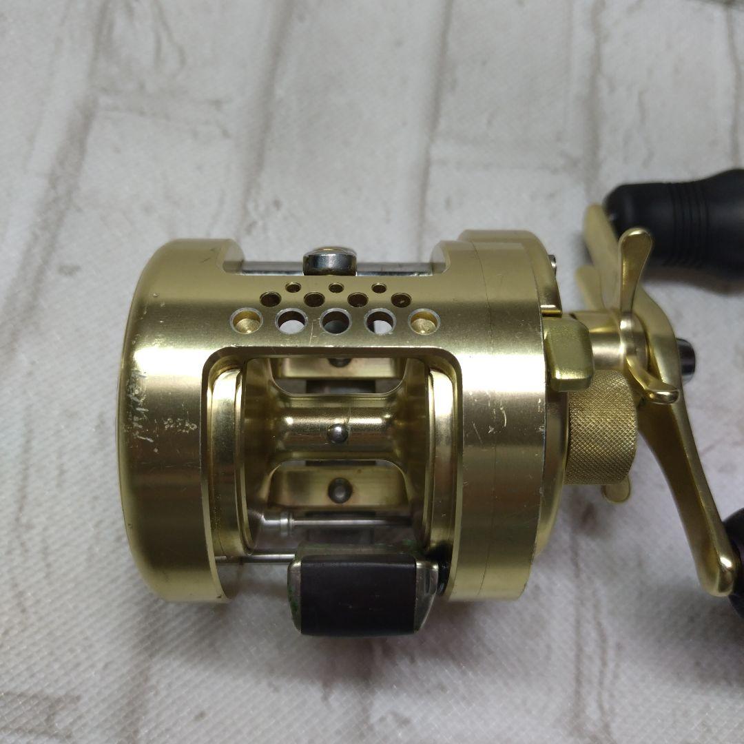 シマノ　カルカッタコンクエスト300 01カルカッタコンクエスト