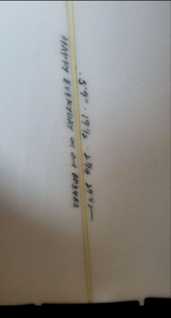 フィン付　ハッピーエブリデイ　サーフボード　5.9