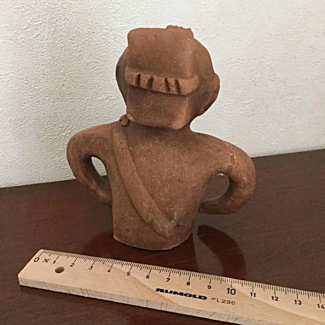 赤子に母乳を与える母親の埴輪（60年ほど前購入の希少性高いヴィンテージアート品）