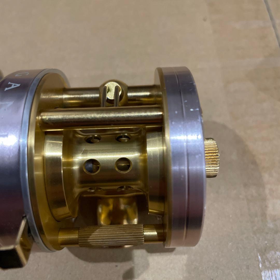 希少！megabass メガバス PAGANI ピンク ゴールド P300