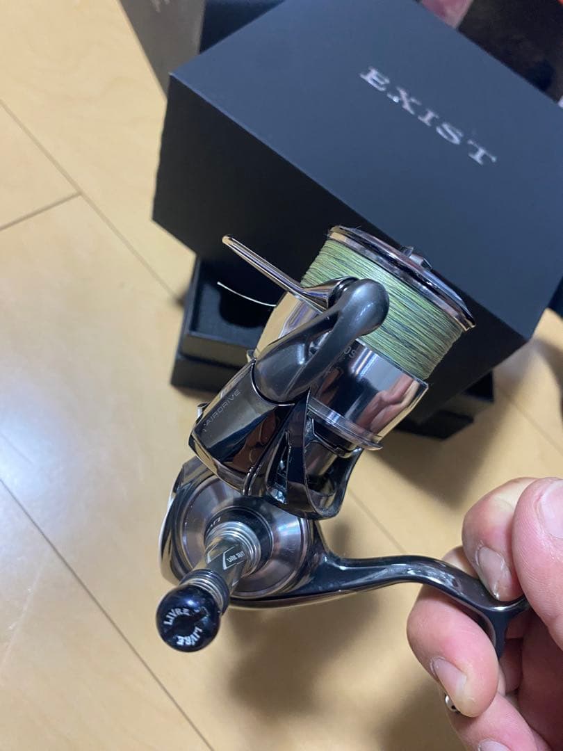 22イグジスト　LT3000S LIVREハンドル　スタンド付き