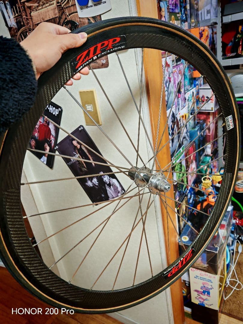 ZIPP カーボンチューブラータイヤホイール 9〜10速の超軽量 フロント&リア