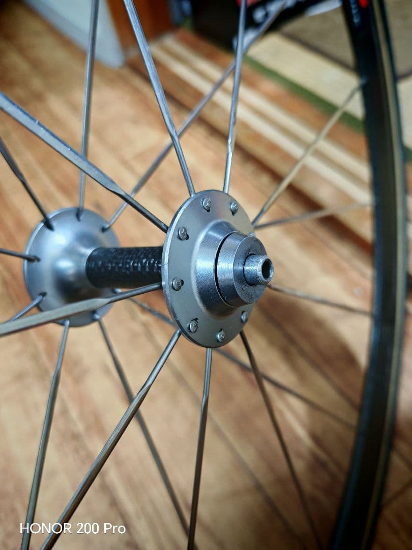 ZIPP カーボンチューブラータイヤホイール 9〜10速の超軽量 フロント&リア