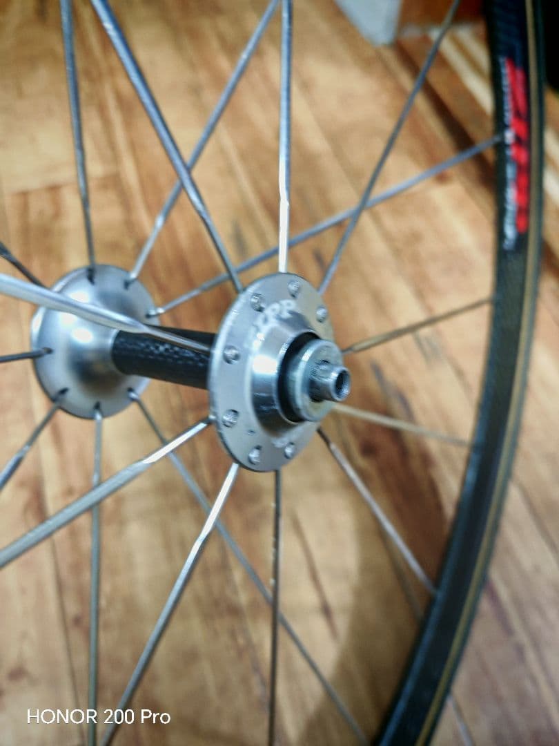 ZIPP カーボンチューブラータイヤホイール 9〜10速の超軽量 フロント&リア