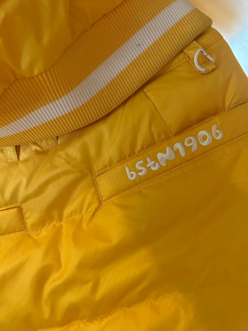 ニューバランス　イエロー フード付きダウンジャケット　スカートセット　サイズ2