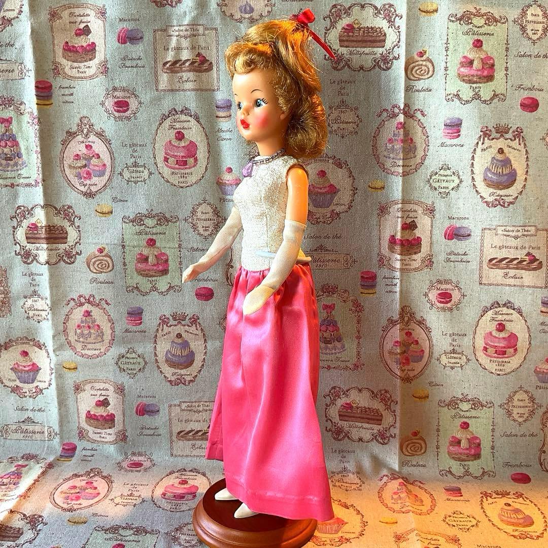 【レア】お団子ヘアのポーズンタミーちゃん(化粧箱&スタンド付き) ★ヴィンテージ