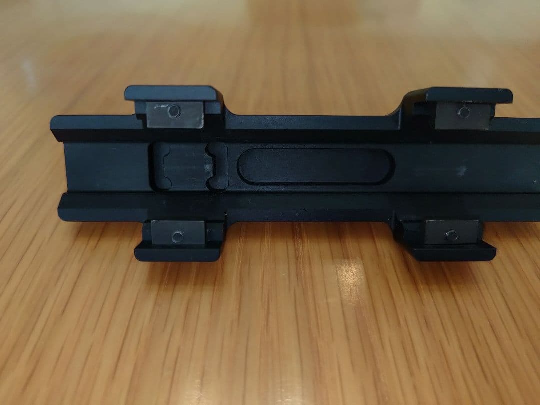 Midwest Industries　MP5 マウントレイル　実物