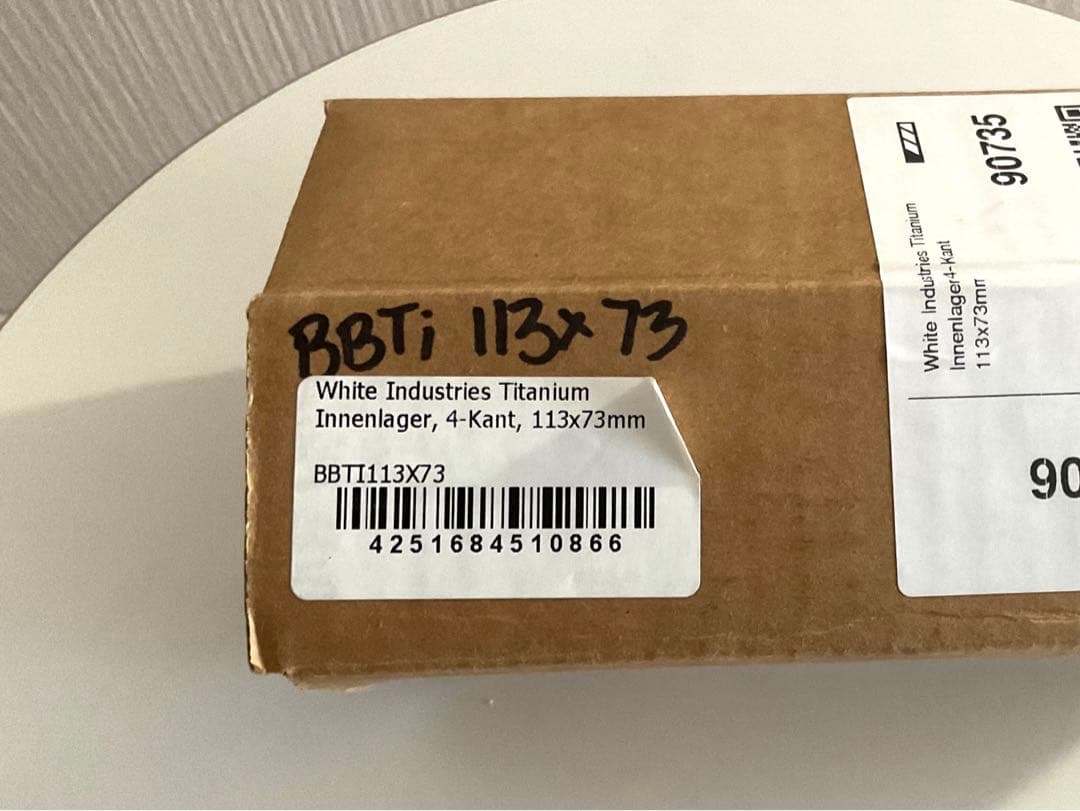 【新品】チタンWhite IndustriesスクエアテーパーBB 113×73