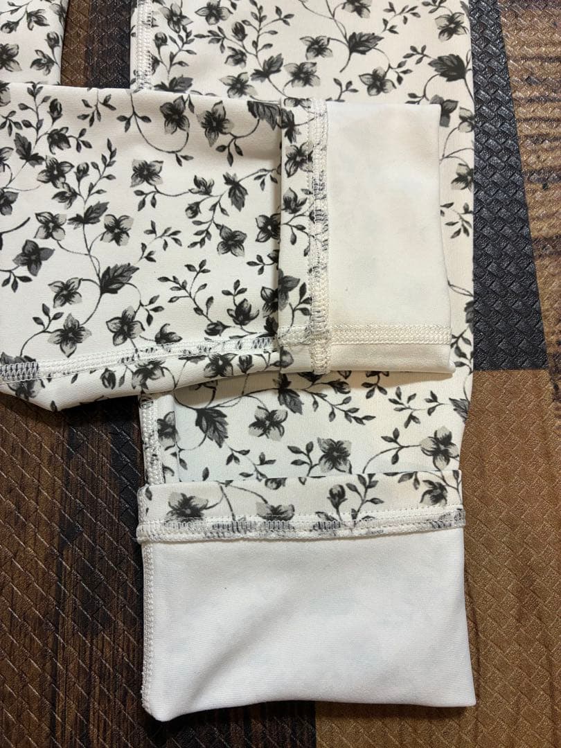 新品同　エミヨガ　ヨガウェア タンクトップ　レギンスセット　S