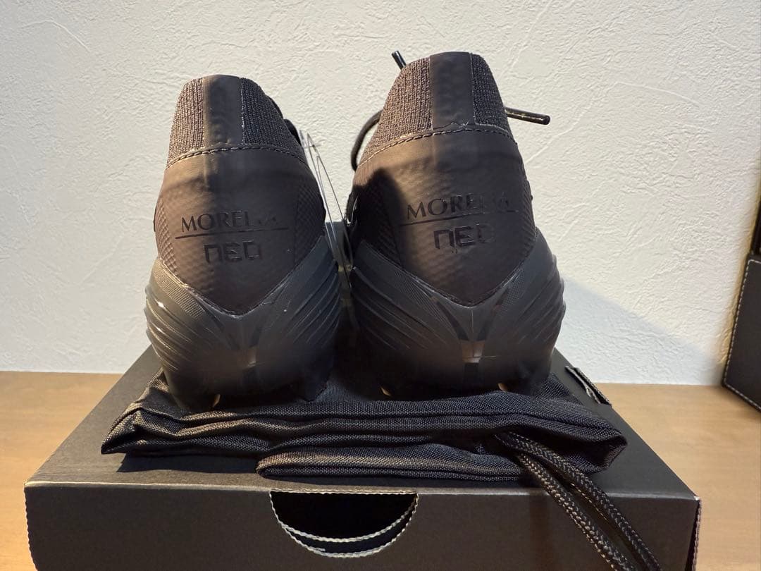 【新品未使用】モレリアNEO4β JAPAN Ltd ブラックアウト 26cm