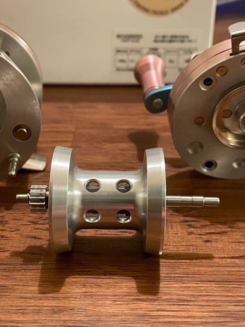 ヴィンテージ420SSS(五十鈴工業)、マイクロキャストスプール(アベイル)