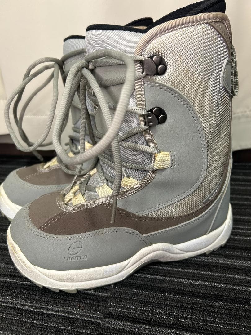 スノーボードブーツ グレー focus limited