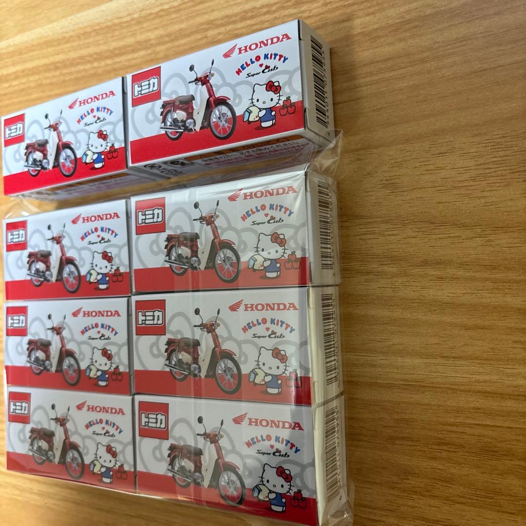 Honda Hello Kitty ミニカー 8個入り