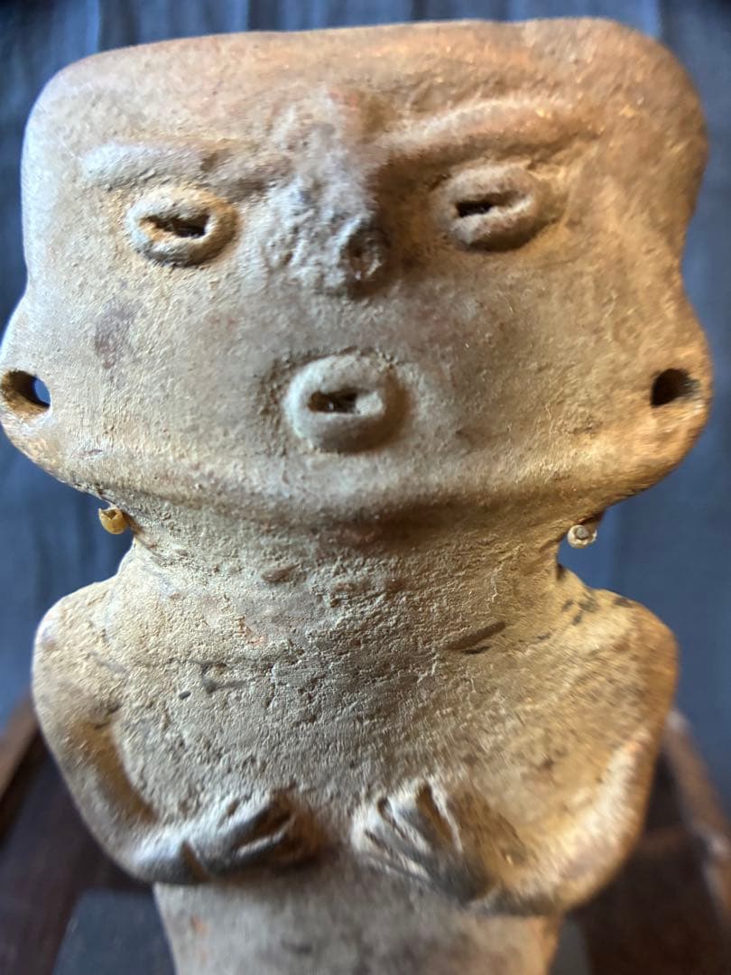 女性の土偶　発掘品　板状土偶　埴輪　縄文時代