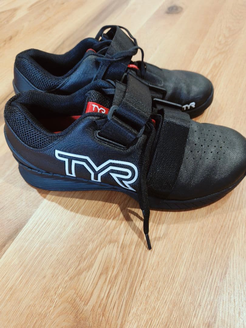 TYR（ティア）L-1リフター ブラック/レッド 25.9cm