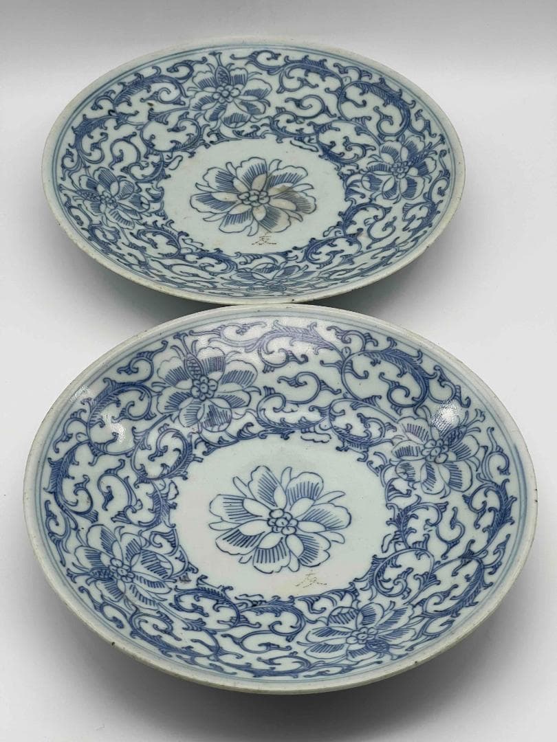 清嘉慶時代　【大清嘉慶年製】在銘 染付 青花淡描唐草花卉文盤一対(B-77)