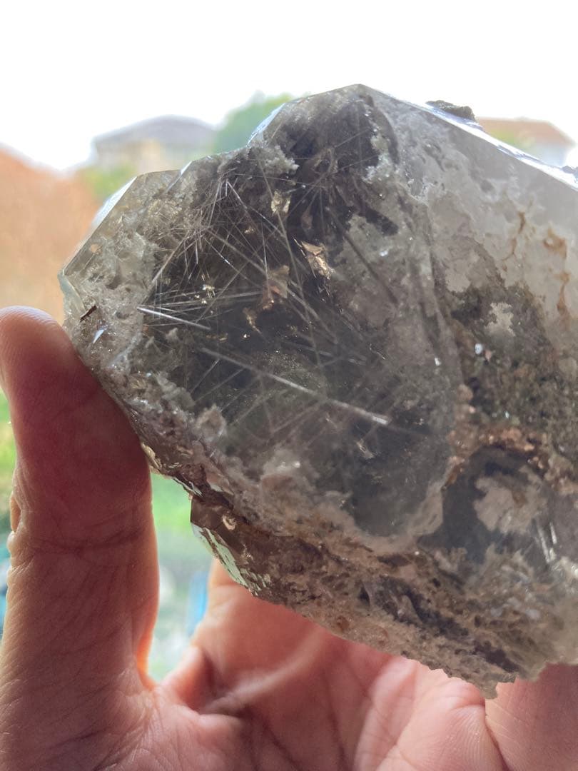 ヒマラヤ　マニハール原石　ルチル入り　水晶　天然石　レインボー