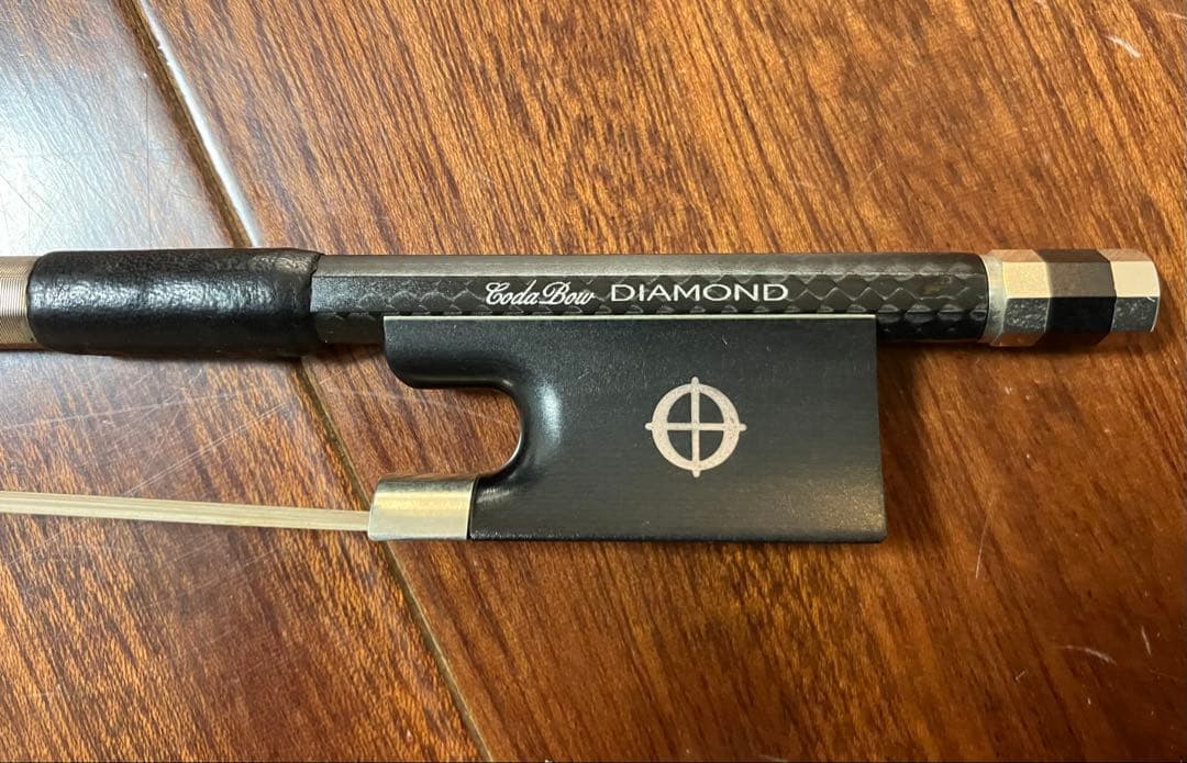 CodaBow（コーダボウ）Diamond SX カーボン製バイオリン弓4/4