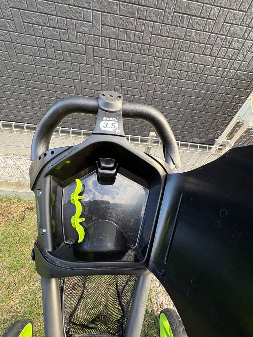 clicgear: ゴルフ手押しカート(折りたたみ式) 豪