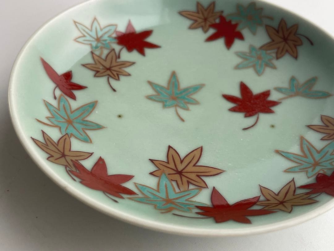 骨董　アンティーク　青磁色絵　紅葉文様　五寸皿　丸皿　竜田川　箱付き