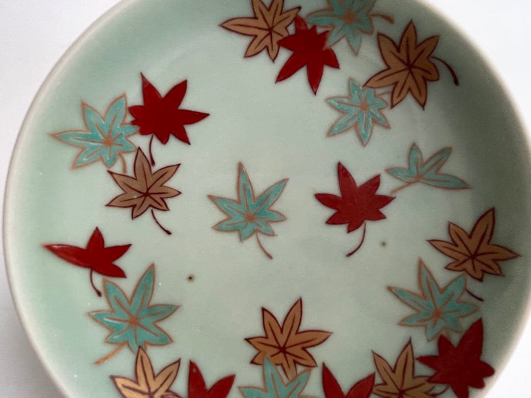 骨董　アンティーク　青磁色絵　紅葉文様　五寸皿　丸皿　竜田川　箱付き
